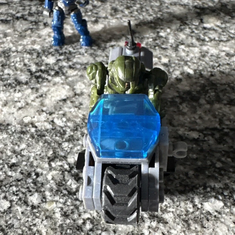 Halo Mega Bloks UNSC Siege Bike 97116 Master Chief And Blue Spartan